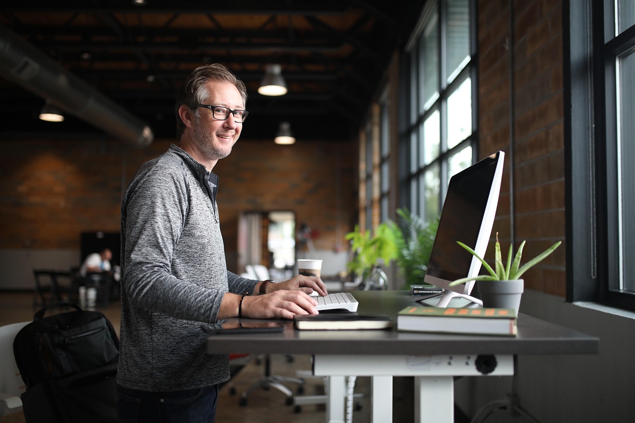 Mentor pri práci so zakladateľom startupu